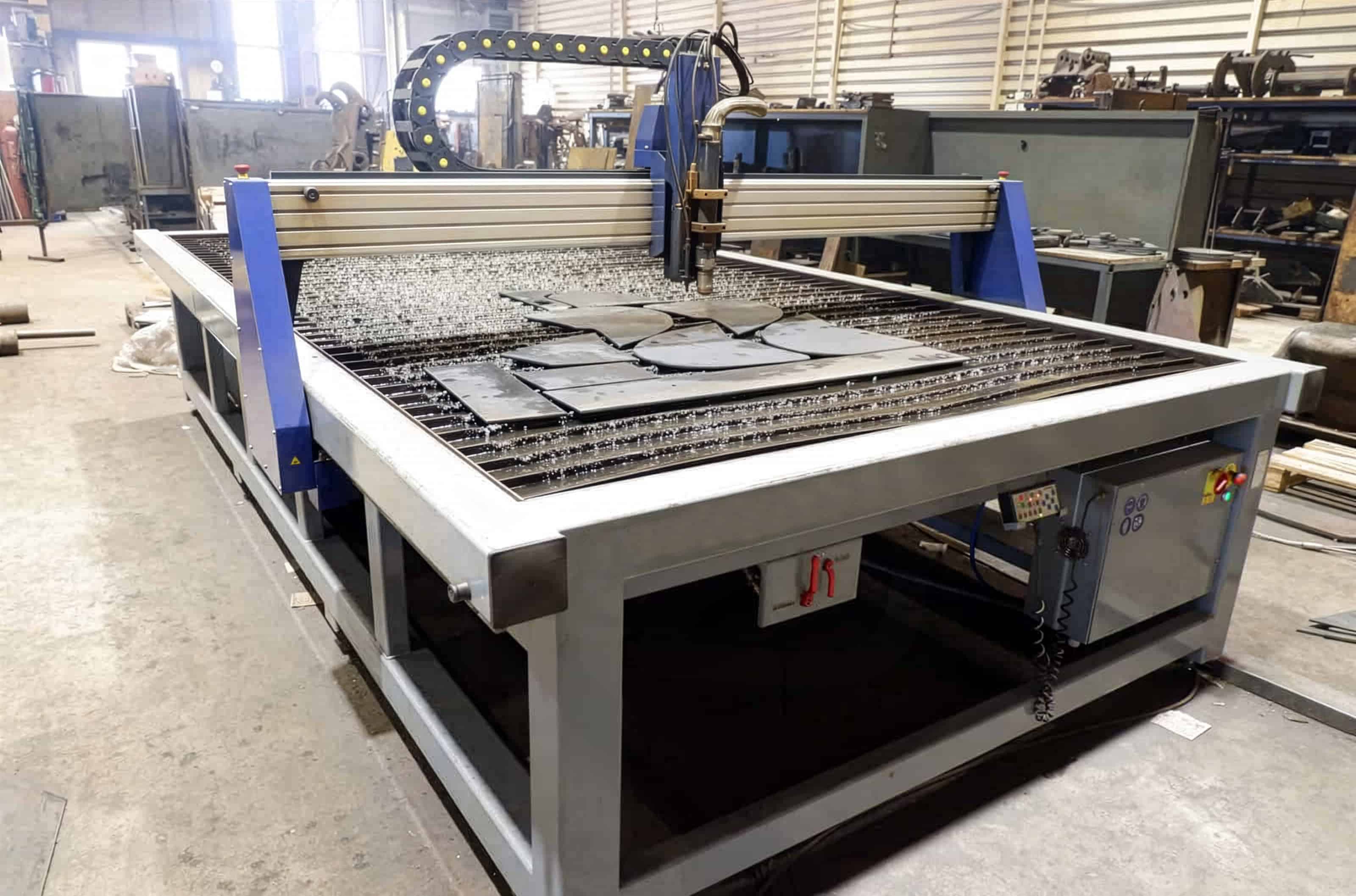 Plsamaschneiden Arbeitsalltag